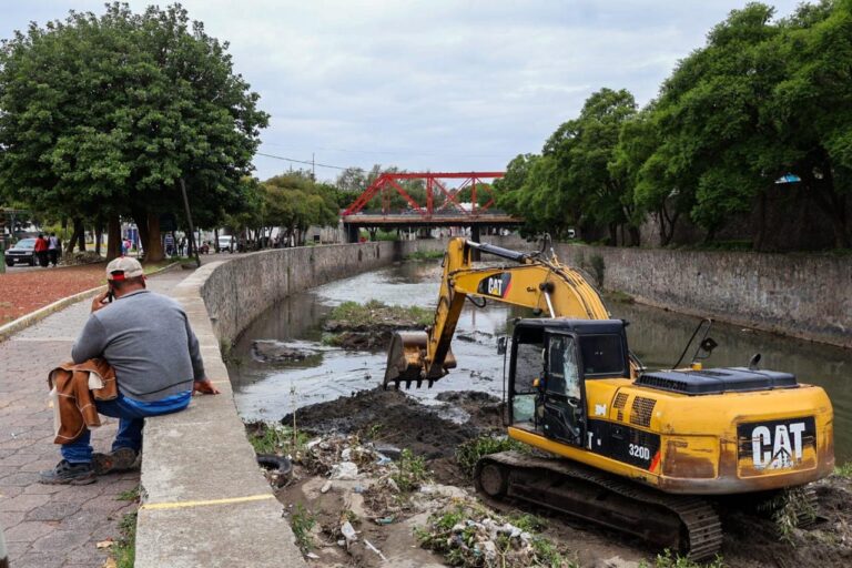 Inician desazolve en el Zahuapan tras lluvias e inundaciones