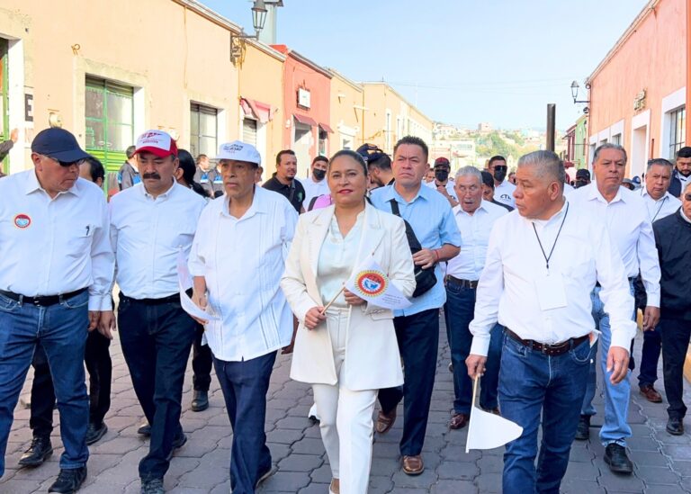 Con paso firme en el corazón de Tlaxcala, Ana Lilia Rivera Rivera camina junto a la clase trabajadora